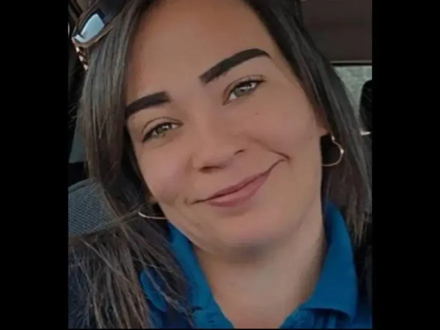 女兒遭槍殺！母才發文悼念愛女　竟離奇車禍身亡