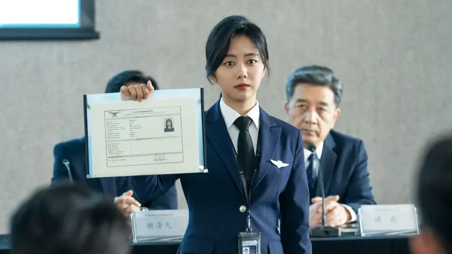 譚松韵劇中被傳「潛規則」上位！公司內火大開嗆：別在背後玩這些