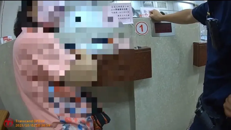 影/醫生娘也被騙！警方苦勸才相信　埋伏活逮取款車手