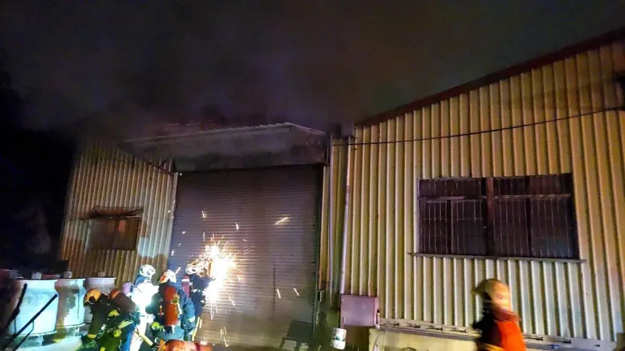 快訊/三峽傳大型火警！消防鳴笛持續1小時　遠處見烈焰伴隨爆炸聲