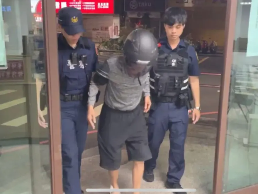 行車糾紛火氣超大！嘉義68歲阿伯「持刀砍外送員」　噴血送醫緊急開刀