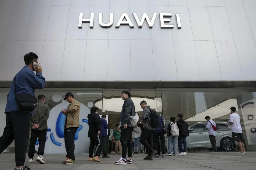 華為全球首發5.5G解決方案　網速比5G快10倍　相關手機明年上半年面世