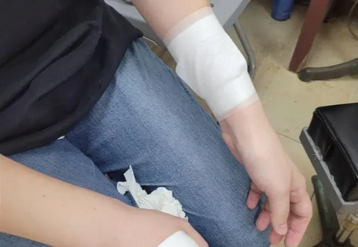 桃園「學生打老師」4起校園暴力！1失控生攻擊4師受傷　還拿筆刺老師眼睛
