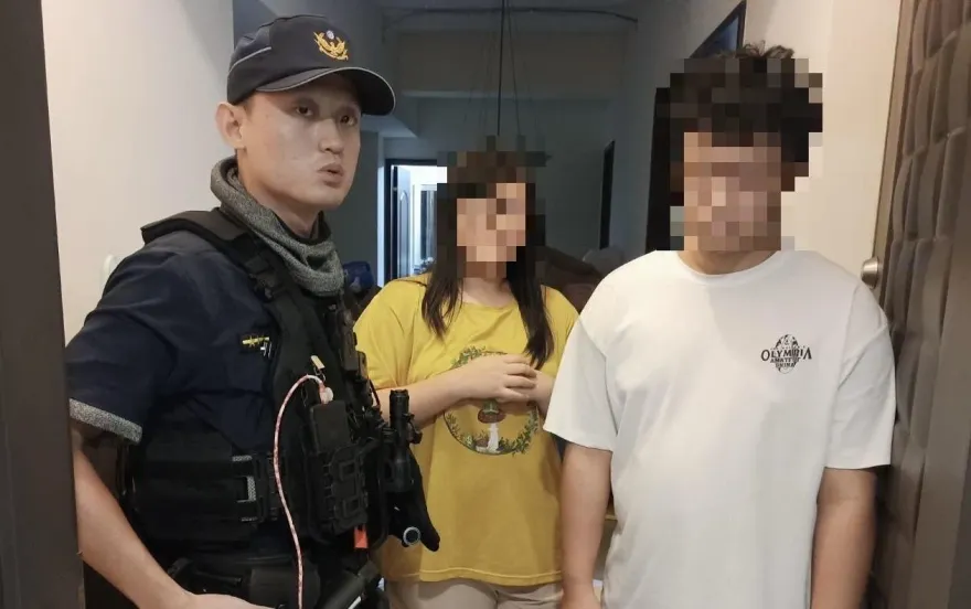 影/新北鬱卒男求職碰壁街頭遊蕩　暖警加油打氣帶他平安回家
