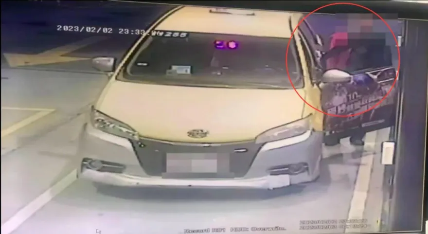 影/加油站員工信用卡插小黃車窗　遭運將飆罵三字經氣憤提告