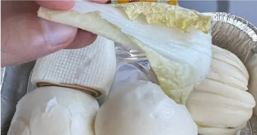 飛機餐「4個饅頭加1片白菜」！　網酸：血糖上升餐？