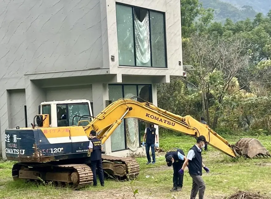 影/苗栗縣前議員泰安鄉住宅遭掃射　她懷疑「獵槍打的」已報案