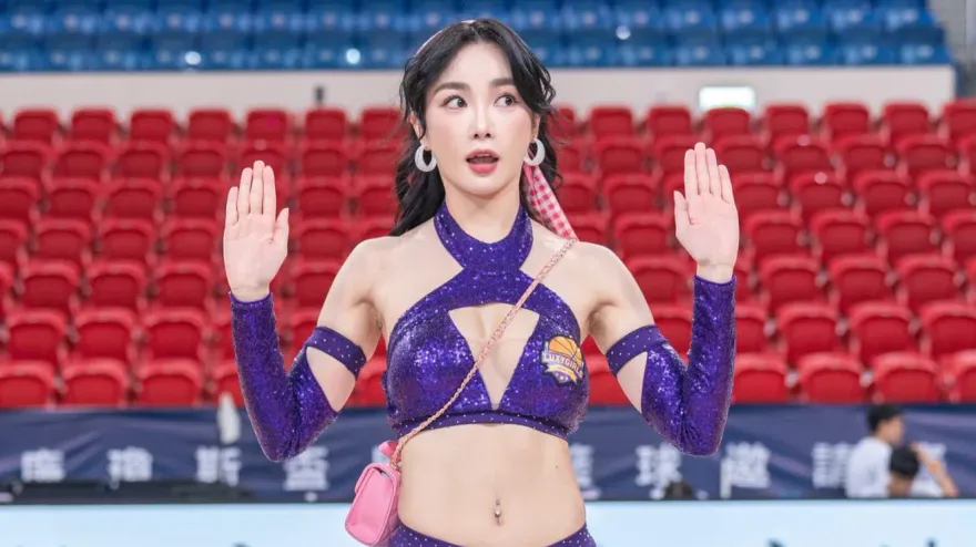 LuxyGirls被酸「穿得像牛肉場」！隊長舒子晨飆髒話回擊了