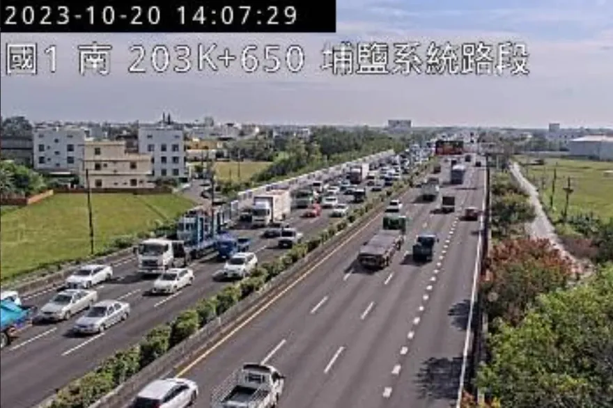 快訊／紫爆！國1北向彰化埔鹽段連環車禍　時速不到20公里