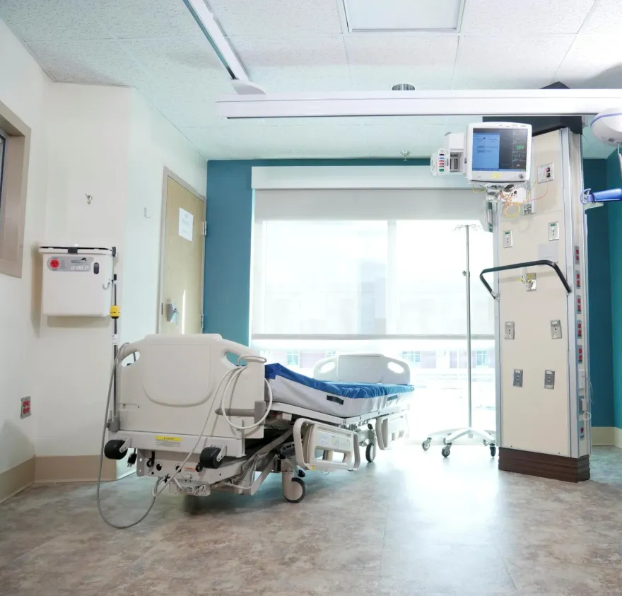 男子請假回家照顧重病父親　竟被公司以「曠職」為由開除