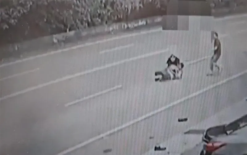影/超扯！苗栗3惡煞設局行搶　他死命護百萬現金大街遭拖行