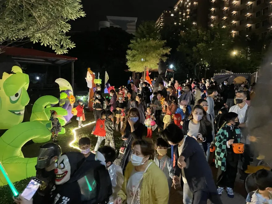 遊街拿糖果鬧翻藝術村！「南崁兒童藝術村」萬聖活動盛大登場