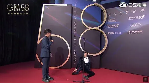 金鐘獎/被宣布得獎！松野高志「浮誇式跌坐紅毯」　反應笑翻全場
