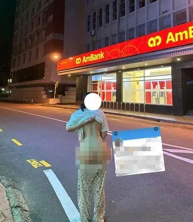 警方傻眼！陸女大馬街頭掀衣脫褲　秀「蜜桃臀」急開放預約