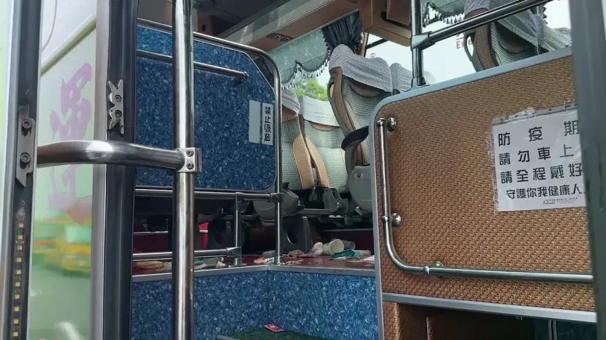 員旅車禍4口家破裂！撞擊瞬間「男童爸嘶吼」　倒數第二排員工不敢回頭看