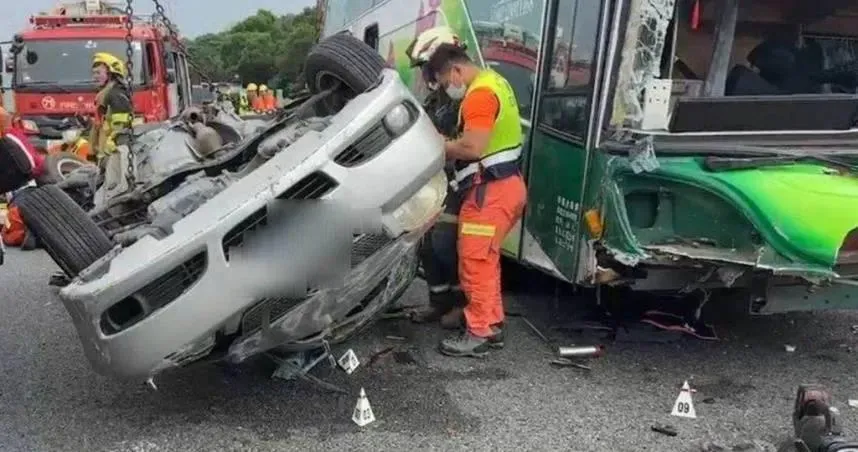 國道飆撞釀4死！遊覽車運將遭掀黑歷史　8年9超速「飛車慣犯」