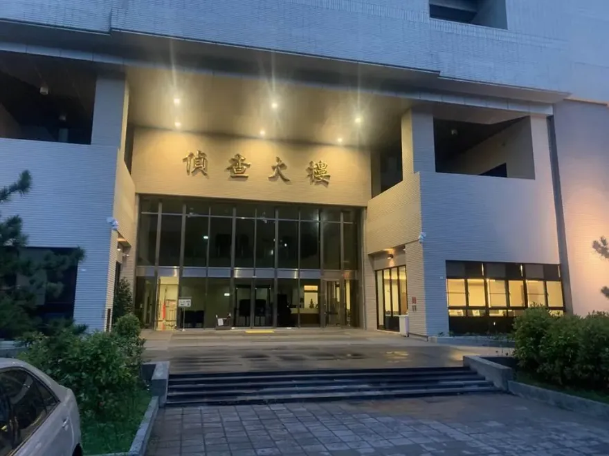 郭台銘背信參選又爆不法！ 雙北連署站驚爆買個資衝數量  嫌犯聲押獲准
