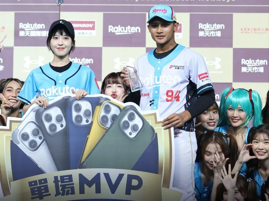 影/真香！馬傑森拉上一軍首戰就單場MVP　啦啦隊簇擁熱舞畫面曝