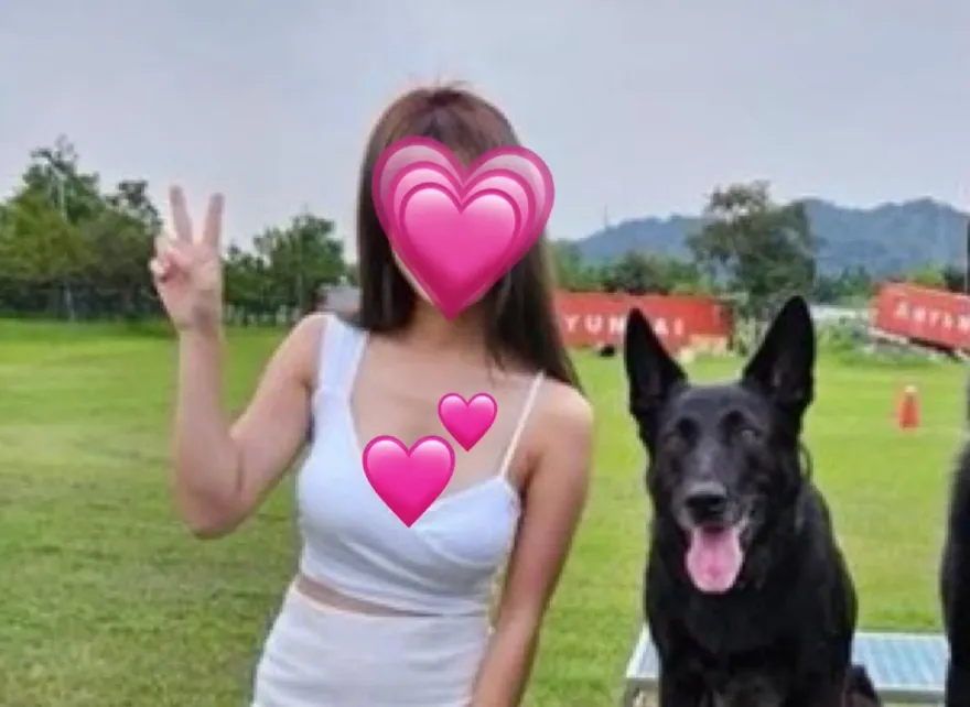 IG在這啦！E奶妹超深事業線「零遮掩」出席消防活動　PTT表特版鄉民搜爆