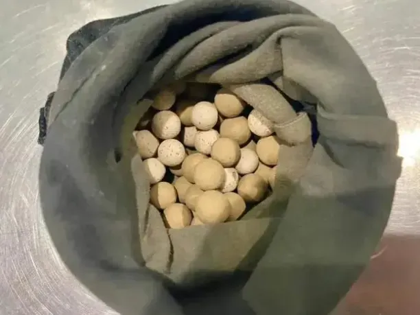 旅客攜帶「保健石」入境警報狂響　一驗輻射量竟超標「1050倍」！