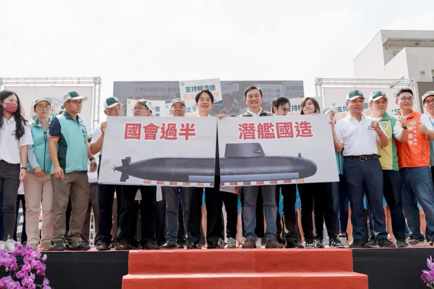賴清德喊國會過半「手中潛艦斷成兩半」！網酸：像鐵達尼號折甘蔗