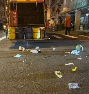 快訊/宜蘭臟器外露車禍！垃圾車與機車相撞　女騎士被壓當場身亡