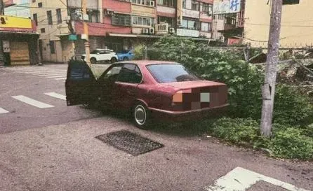 快訊/跑到別人BMW裡尋短？他取車準備發動聞屍臭　轉頭驚見陌生女「身亡後座」
