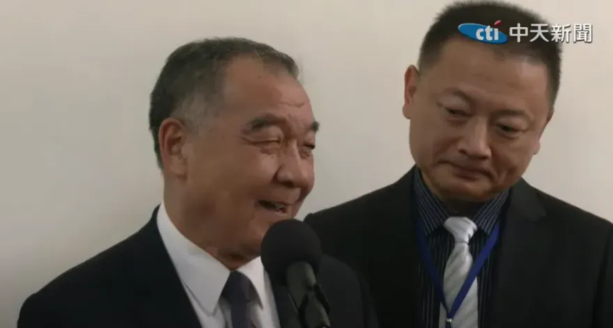 影/趙天麟桃色風暴引國安危機？邱國正尷尬笑：我沒任何評論