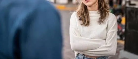 婚後公婆開始勢利！送的禮不貴就退回...豬隊友老公碰問題就人間蒸發