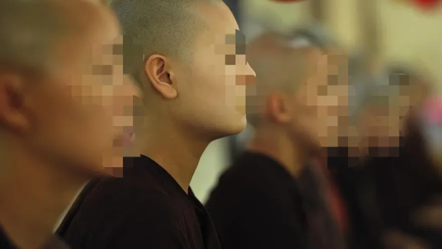 嘴念經手在摸哪裡？比丘尼吞1584萬元寺產　用善款偕男信徒開房間還送黃金