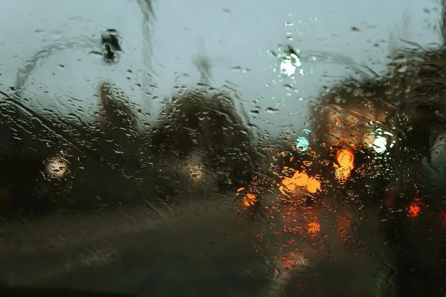 東北季風狂吹！北部持續有雨「日夜溫差10度」　萬聖節天氣曝光