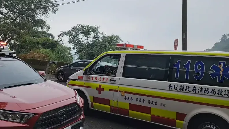 快訊/南投鳳凰谷驚傳「虎頭蜂攻擊遊客」！4人遭螯傷急送醫