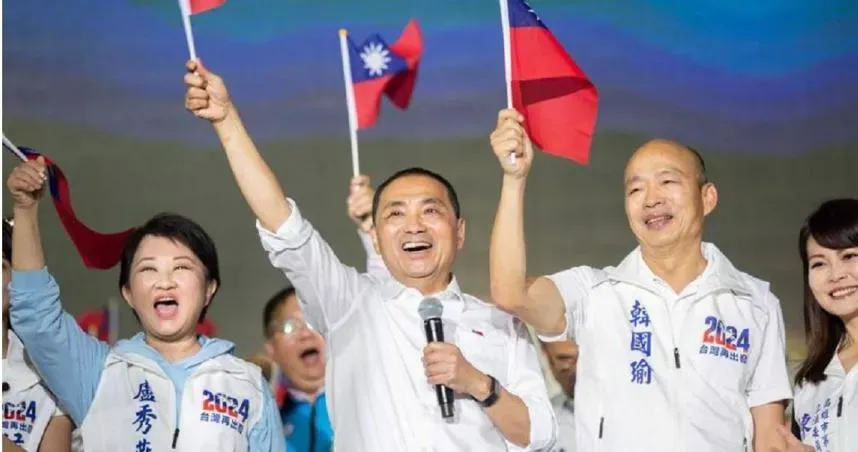 侯友宜造勢大會擠爆4萬人！韓國瑜用「韓式幽默」自嘲：支持者攝護腺腫大、過更年期
