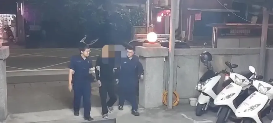 影/門沒鎖！民宅遭闖入「包包不見了」　蘆洲警12小時速逮賊