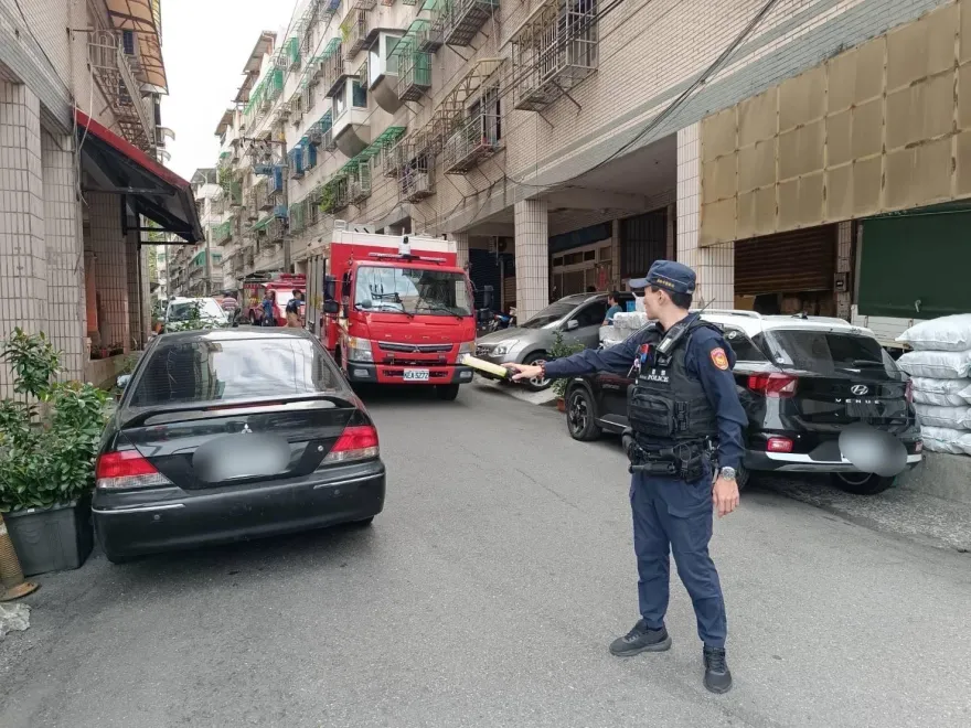 虛驚一場！水煙消毒住戶驚逃以為「失火」　基隆警消馳赴確認無恙