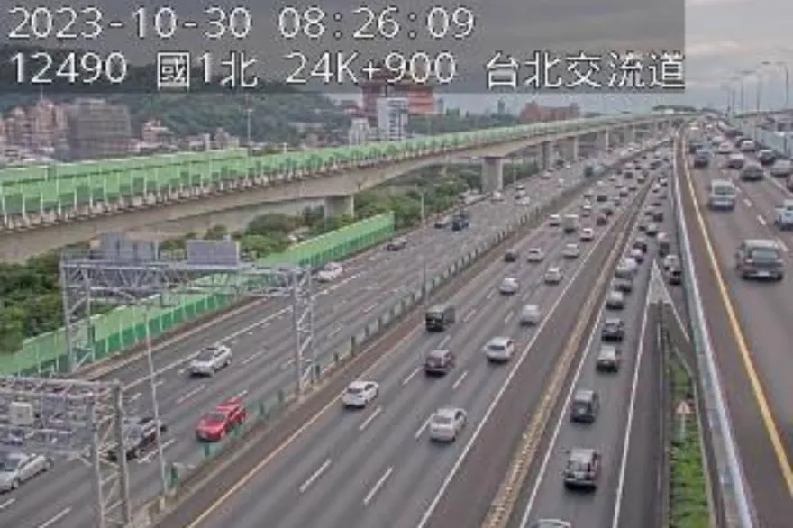 快訊/國1北上圓山路段2車追撞　回堵1KM時速剩40