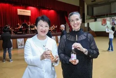 合體穿越1920年代！盧市長、AIT孫處長舞蹈秀初登場