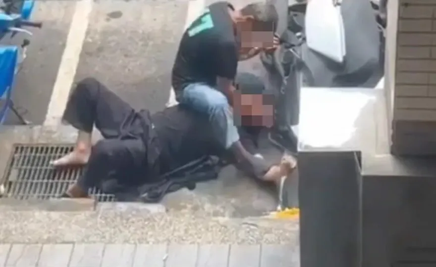影/北投超商前2醉漢互毆　胖男遭跨坐尻臉打成「豬頭」
