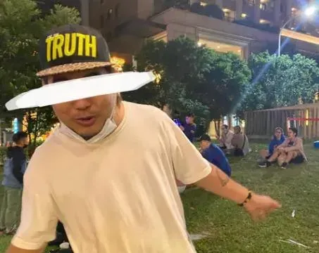 被控萬聖節強拍兔女郎挨告性騷　警將通知「羅姓藝人」到案