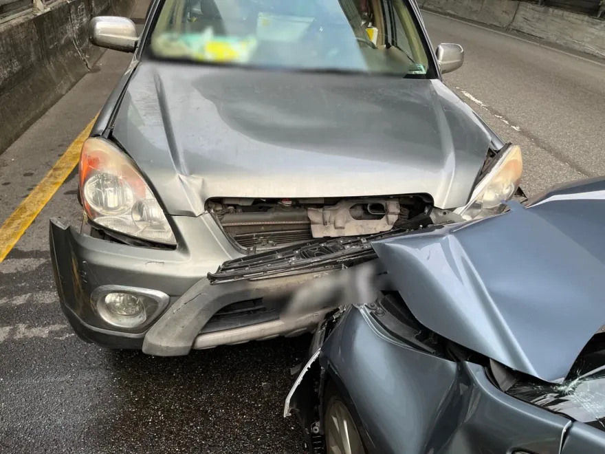 快訊/這三寶太兇！新莊婦大清早逆向上台1線高架橋　順向車閃避不及慘對撞