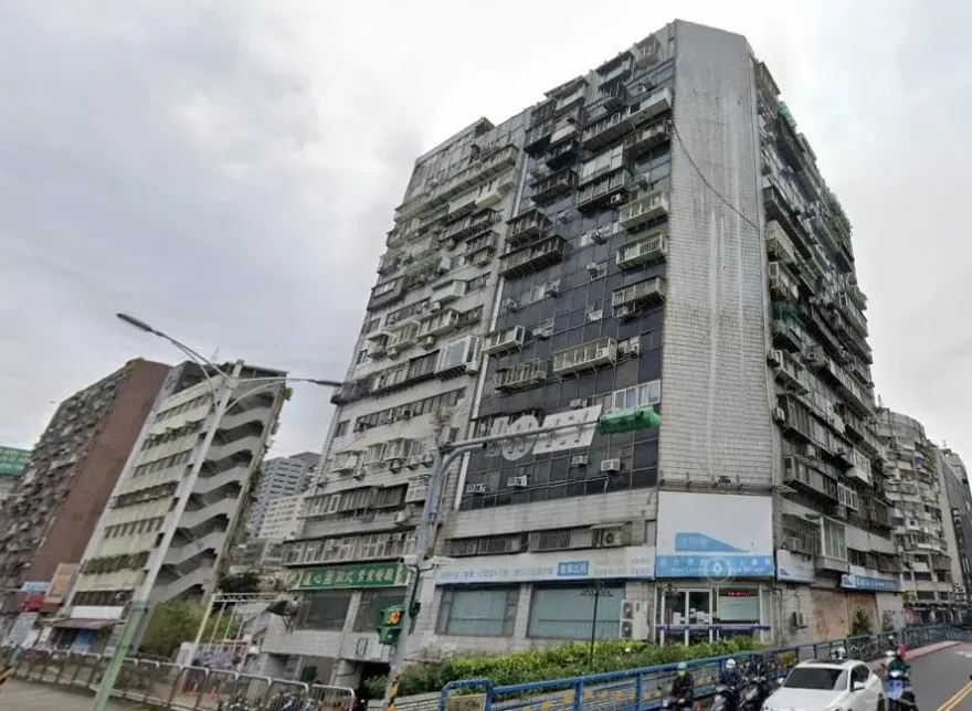 第28命！北市錦新大樓再添亡魂　少女獨自北上專程前來「上樓後墜下」