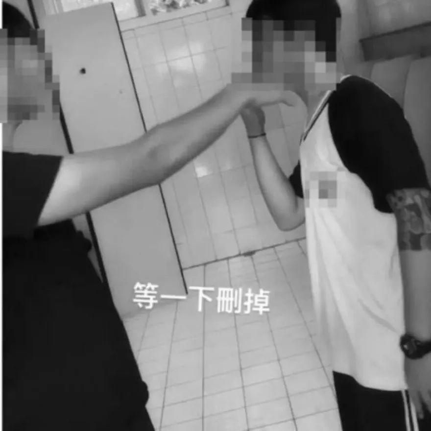 同學「裝猴刺半甲」遭賞巴掌狠酸：你竹聯的喔！　兇殘私刑全遭錄