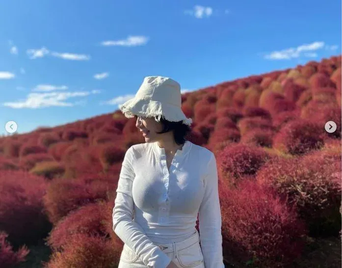 黑嘉嘉親姊神似「嫩版田麗」超正！　透膚白衣千人朝聖：明明包緊緊卻有夠辣