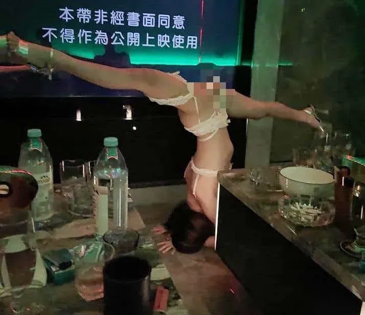 《少林足球》酒店版？酒店妹包廂內「倒立金剛腿」外加「大力一字馬」超猛