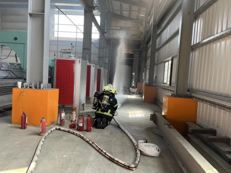 快訊/高雄螺絲工廠驚傳火警　消防局13車30人緊急出動搶救