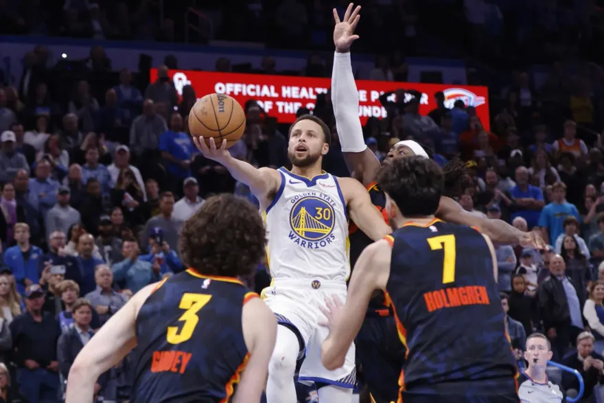 影/NBA季中錦標賽開打！柯瑞猛轟30分　最後一擊絕殺雷霆