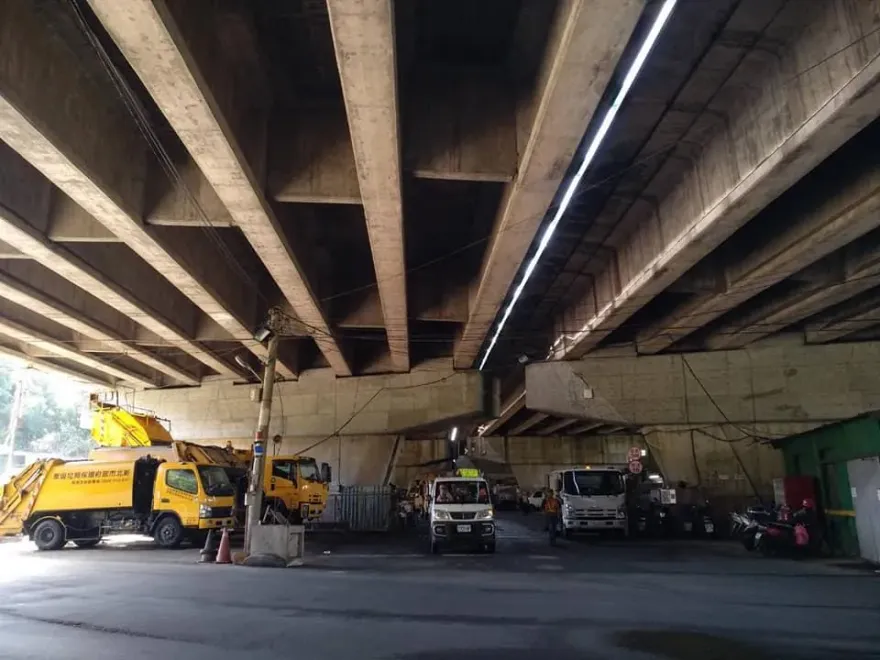快訊/鶯歌清潔隊工安意外！回收廚餘人員忘關機具電源　左手中指慘遭利刃割斷