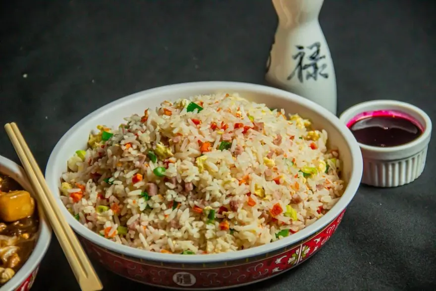 熱炒店供應0元愛心炒飯　他狂領5份竟加點：還要烤魚、雞湯和炒泡麵