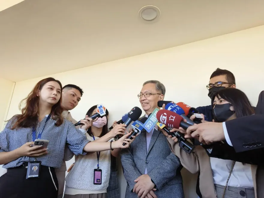 梁文傑嗨吸加熱菸慘了！薛瑞元說重話...罰款最高金額曝光