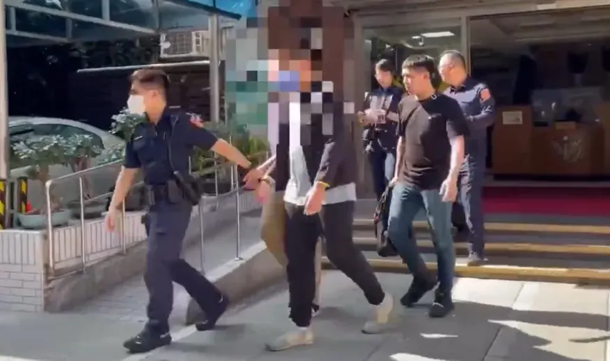 影/改裝娃娃機成賭博機台　店內設暗門供賭客換現金警逮7人